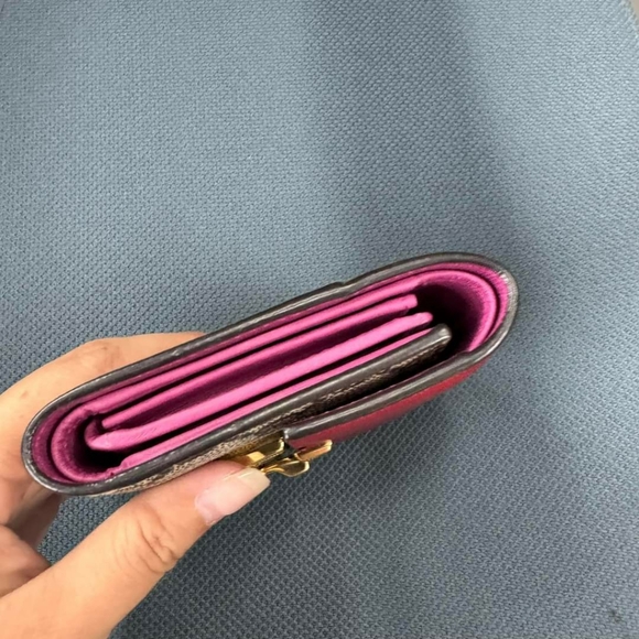 100% Authentic Gucci Padlock Leather Wallet - Picture 7 of 14